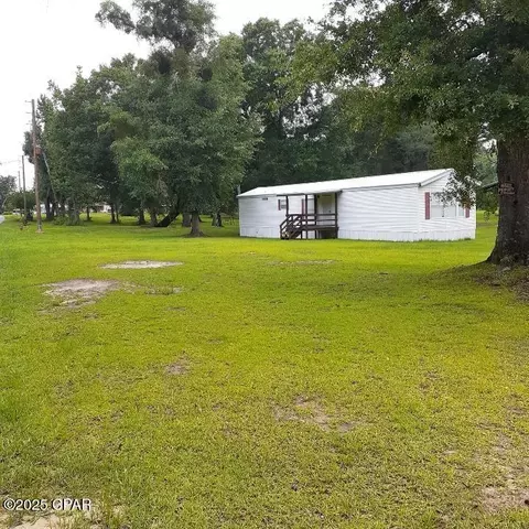 3042 Henderson Rd, Cottondale, FL 32431