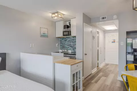 8817 Thomas Dr #A112, Panama City Beach, FL 32408