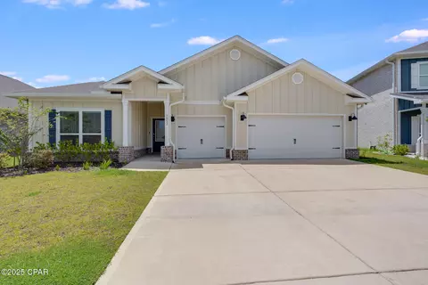 3052 Willie Dr, Panama City, FL 32409