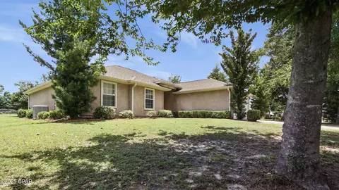 5218 Indian Bluff Dr, Youngstown, FL 32466