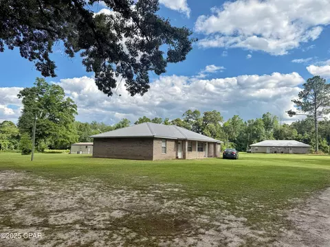 5172 Lynch Dr, Marianna, FL 32446