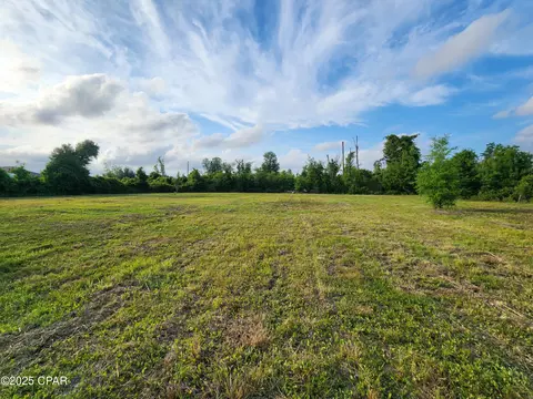 000 E 12th St, Lynn Haven, FL 32444