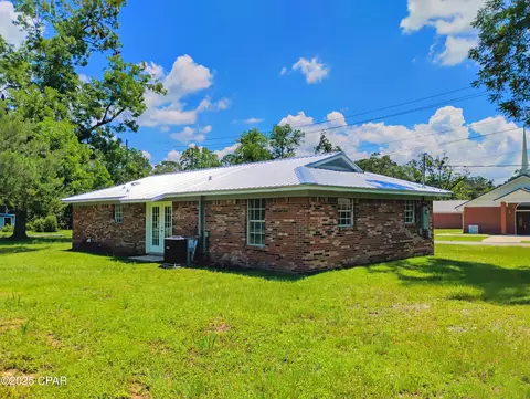 576 Martin Luther King Dr, Chipley, FL 32428