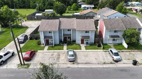 3746 E 9th St #374637483750, Springfield, FL 32401