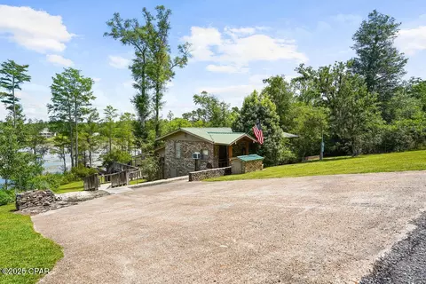 2684 Lakeview Cir, Alford, FL 32420