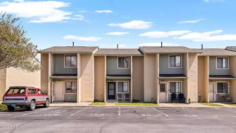120 Bonnie Ln, Panama City Beach, FL 32407