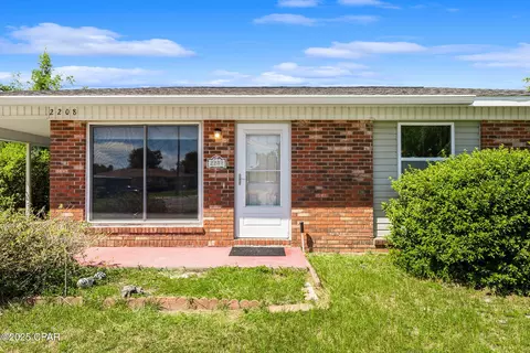 2208 Owens Cir, Panama City, FL 32405