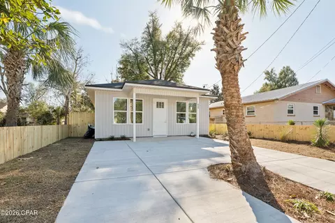 848 E 12th Ct, Panama City, FL 32401