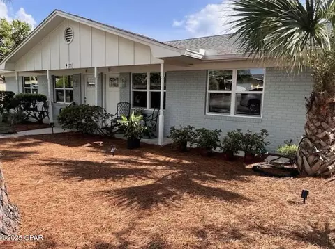 121 Lakeside Cir, Panama City Beach, FL 32413