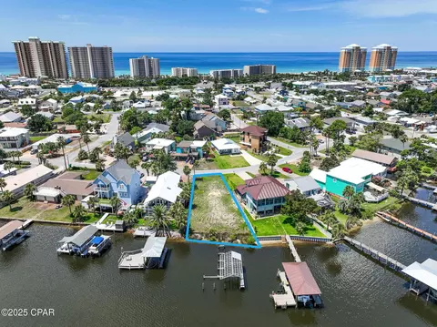 7204 S Lagoon Dr, Panama City, FL 32408