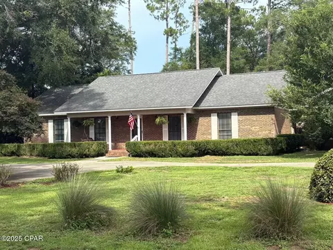 2802 Jackson Bluff Rd, Marianna, FL 32446