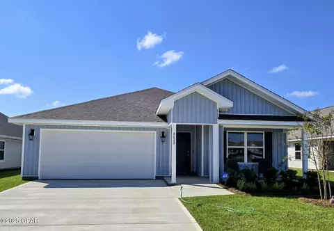 8420 Sun Point Dr, Panama City, FL 32404