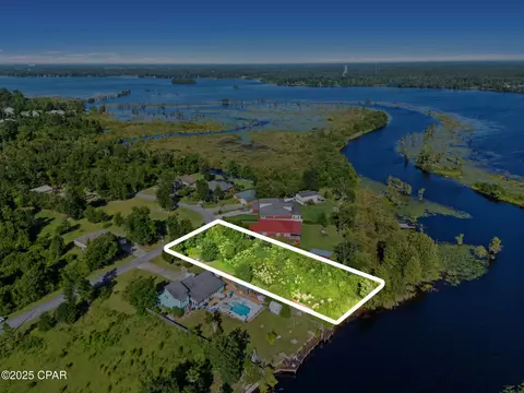 5215 Indian Bluff Dr, Youngstown, FL 32466