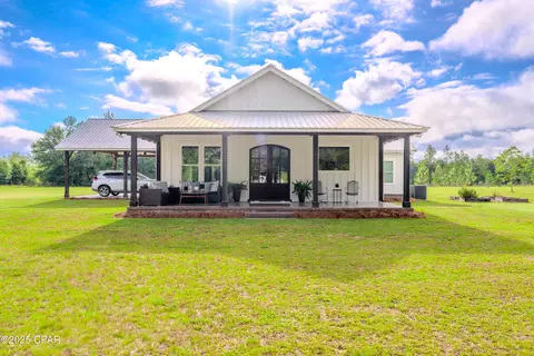 2818 Lawrence Rd, Marianna, FL 32446