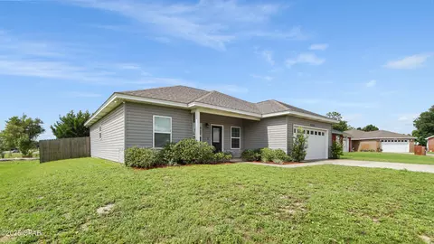 5206 Robins Ct, Panama City, FL 32404