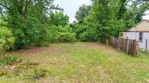 2722 E 9th St, Panama City, FL 32401