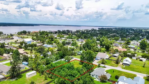 408 Michigan Ave, Lynn Haven, FL 32444