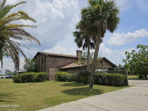 31 W Baldwin Rd, Panama City, FL 32405