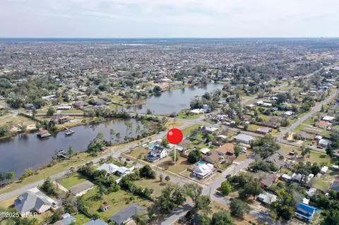 505 E 8th St, Lynn Haven, FL 32444