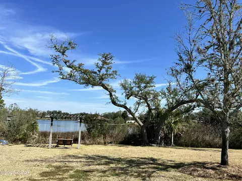View/Area - 505 E 8th St, Lynn Haven, FL 32444 photo 8 of 10
