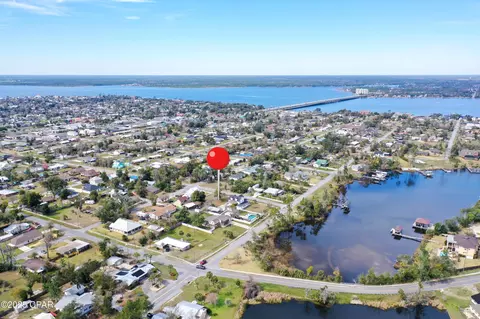 View/Area - 505 E 8th St, Lynn Haven, FL 32444 photo 7 of 10