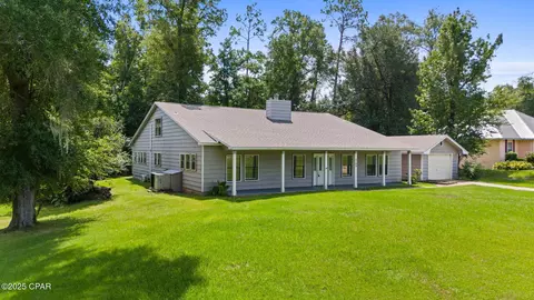 4708 The Oaks Dr, Marianna, FL 32446