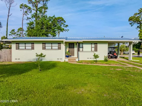 1402 Palm Blvd, Port St Joe, FL 32456