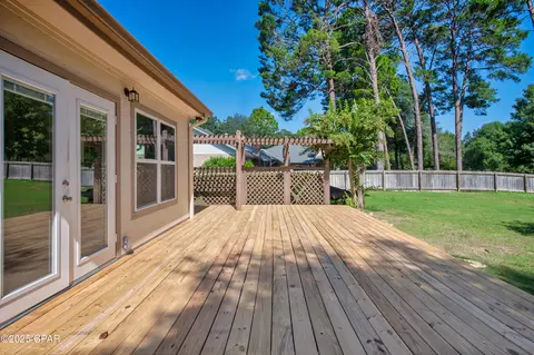 Exterior - 258 Wava Ave, Niceville, FL 32578 photo 1 of 7