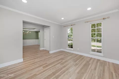 Living - 258 Wava Ave, Niceville, FL 32578 photo 1 of 4