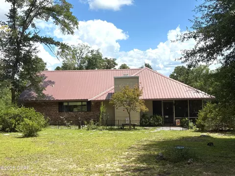 850 Gambier Dr, Alford, FL 32420