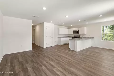 4126 Flint Ave, Chipley, FL 32428 photo 6