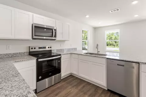 4126 Flint Ave, Chipley, FL 32428 photo 4
