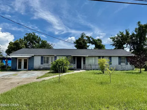 4908 Meadow St, Panama City, FL 32404
