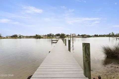 707 E 5th St, Lynn Haven, FL 32444