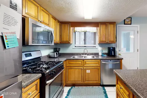 145 Robin Ln, Panama City Beach, FL 32407