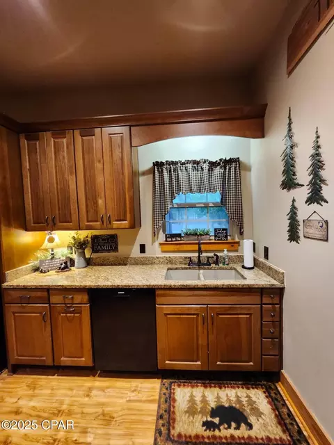 Kitchen - 3359 Antler Trl, Chipley, FL 32428 photo 8 of 11