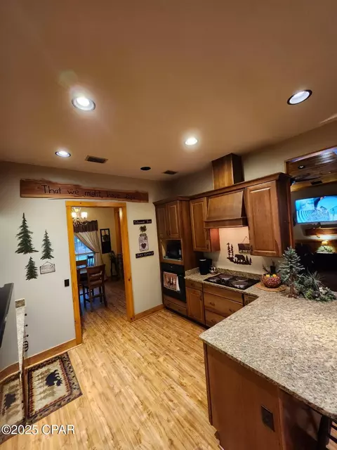 Kitchen - 3359 Antler Trl, Chipley, FL 32428 photo 2 of 11
