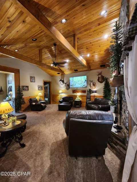 Living - 3359 Antler Trl, Chipley, FL 32428 photo 2 of 5