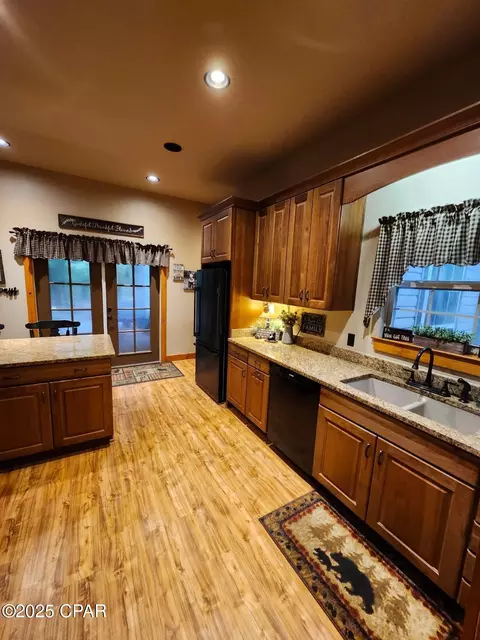 Kitchen - 3359 Antler Trl, Chipley, FL 32428 photo 9 of 11