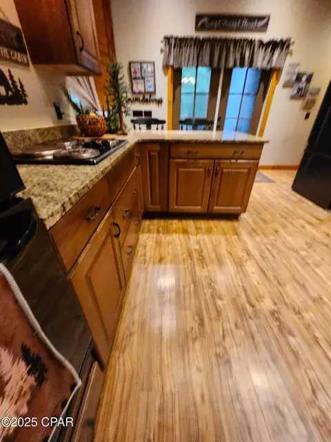 Kitchen - 3359 Antler Trl, Chipley, FL 32428 photo 4 of 11
