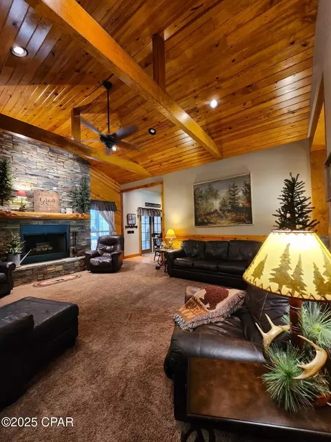 Living - 3359 Antler Trl, Chipley, FL 32428 photo 4 of 5