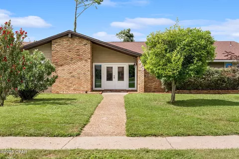910 Huntingdon Rd, Panama City, FL 32405