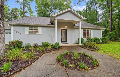 2942 Paradise Lakes Rd, Chipley, FL 32428