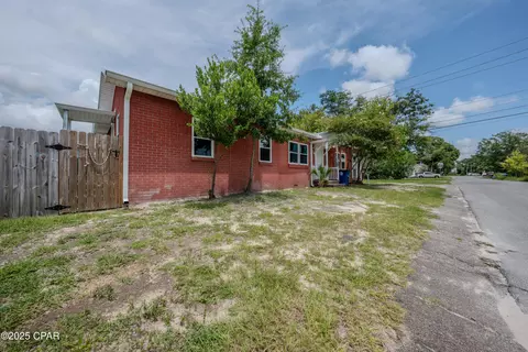 1001 Oak Ave, Panama City, FL 32401