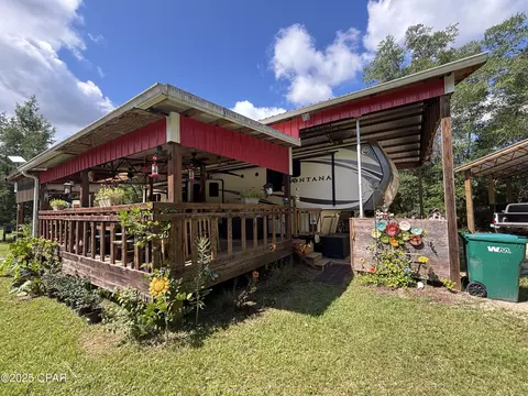 4107 Harcus Rd, Caryville, FL 32427