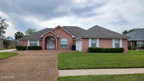2513 Parkwood Dr, Panama City, FL 32405