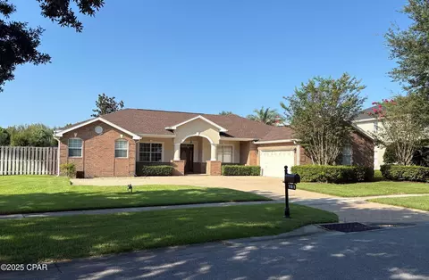 101 Cottonwood Cir, Lynn Haven, FL 32444