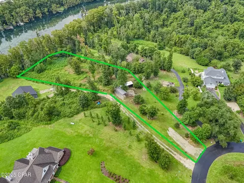 5097 Lake Bluff Cir, Marianna, FL 32446