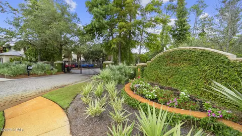1 Kingston Cir, Panama City Beach, FL 32408