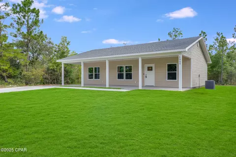 1904 Sunny Hills Blvd, Chipley, FL 32428